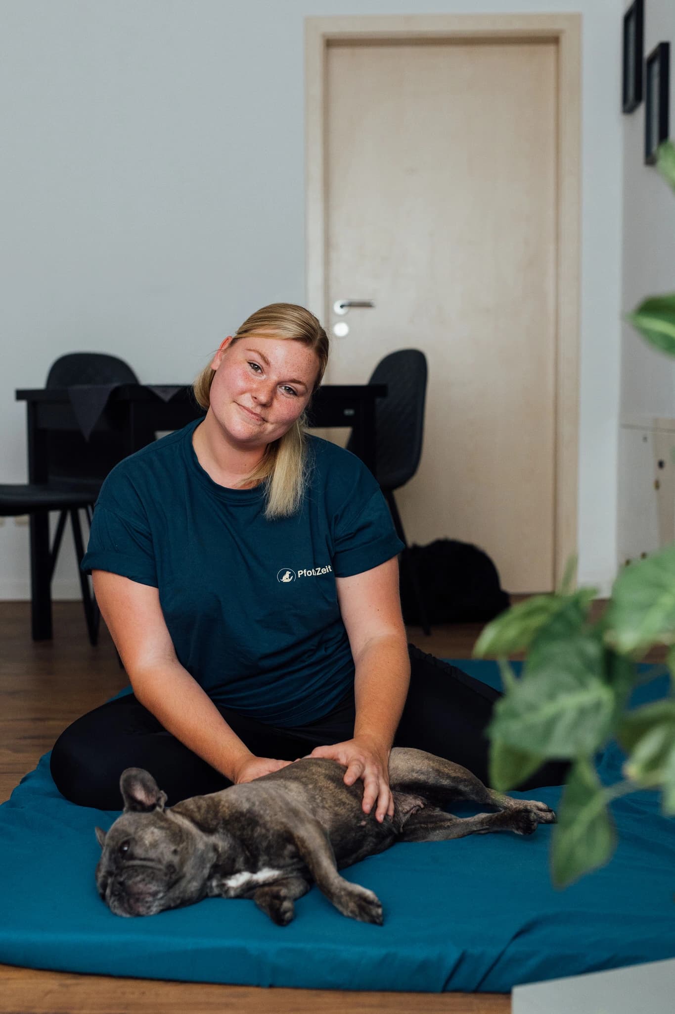 Marie-Theres Stötzel bei der Behandlung